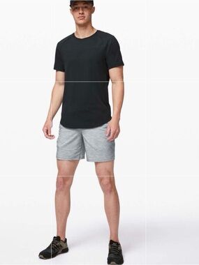 lululemon T.H.E. Short *Linerless 7"
Heather Allover Sea Salt Light Cast Large